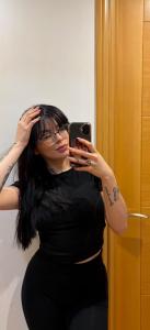 631777397: Chica busca chico en Gerona