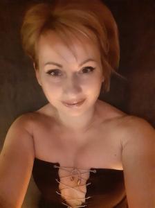 667796035: Chica busca chico en Almería