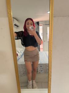677261537: Chica busca chico en Valencia