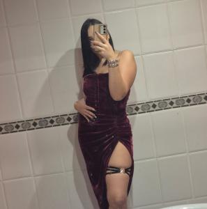 613830783: Chica busca chico en Gerona