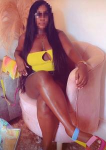 697839718: Chica busca chico en Tarragona