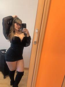 645088446: Chica busca chico en Pontevedra