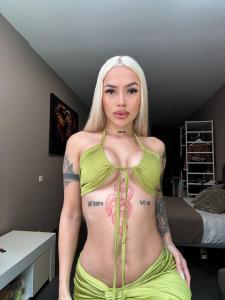 645056979: Chica busca chico en Barcelona