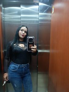 615575568: Chica busca chico en Sevilla