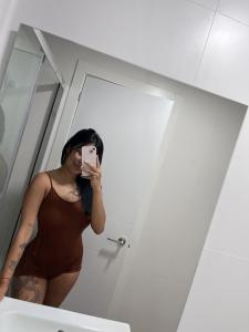614622984: Chica busca chico en Barcelona