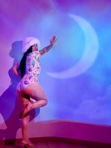 677536401: Chica busca chico en Sevilla