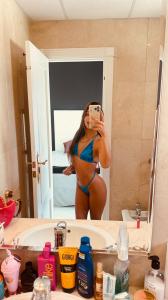 687115535: Chica busca chico en Sevilla