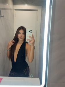 687115535: Chica busca chico en Sevilla