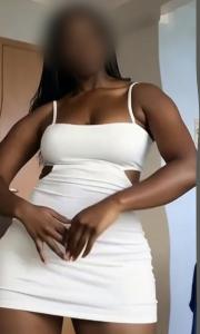 661120993: Chica busca chico en Barcelona