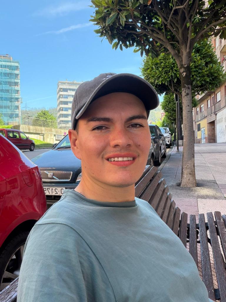 695992626: Chico busca chica en Salamanca