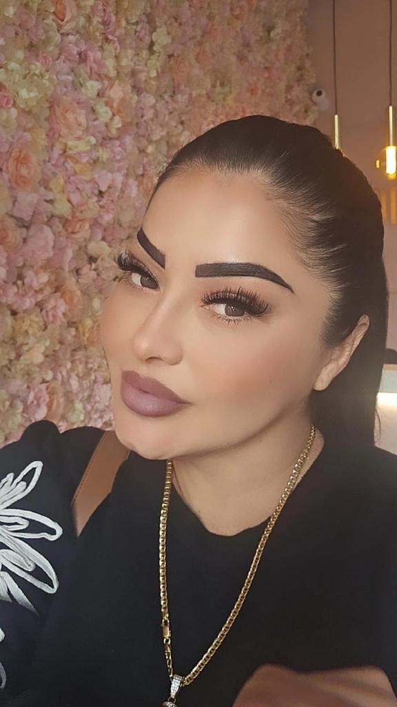 Chica busca chico en Granada: 