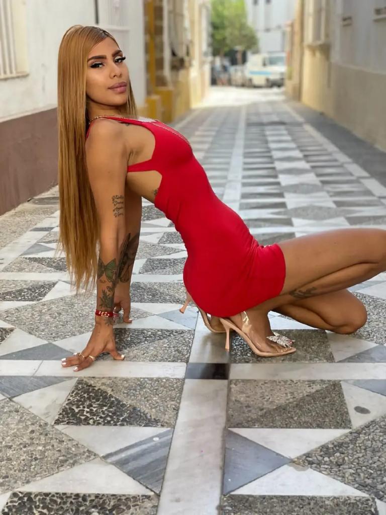 613577641: Chica busca chico en Cádiz