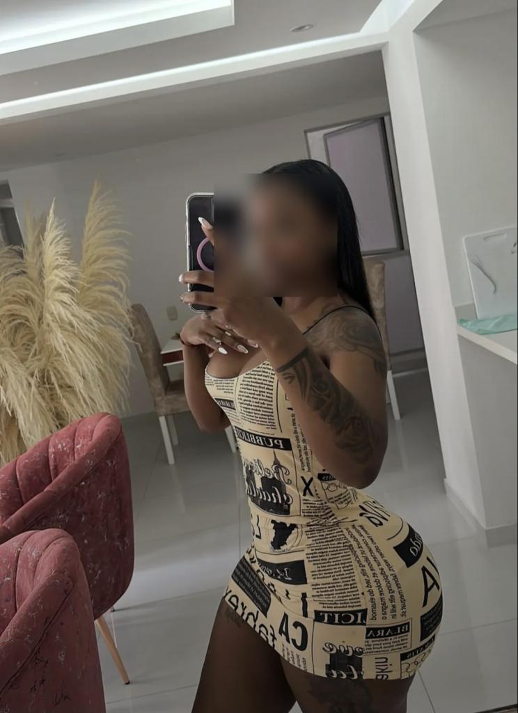 624519265: Chica busca chico en Gerona