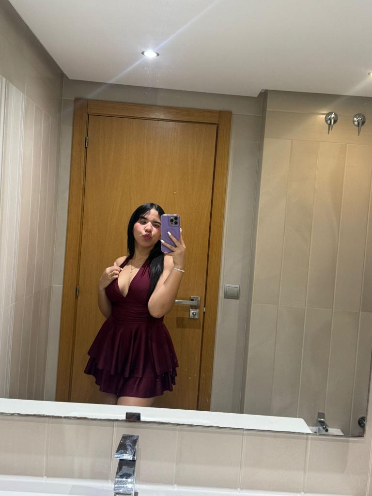 697624169: Chica busca chico en Málaga