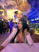 624808229: Chica busca chico en Barcelona