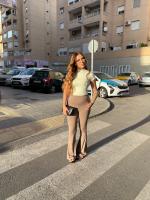 647606184: Chica busca chico en Granada