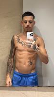 613497086: Chico busca chica en Barcelona