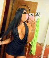 657951763: Chica busca chico en Sevilla