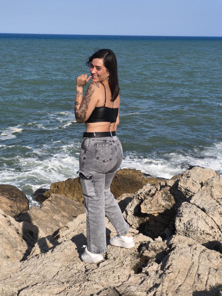 647982133: Chica busca chico en Valencia