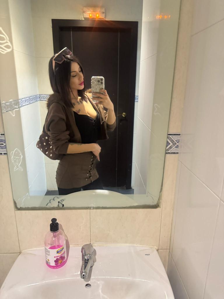 633837692: Chica busca chico en Madrid