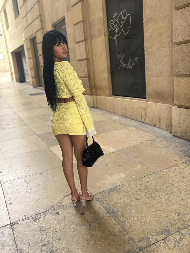 613784747: Chica busca chico en Alicante