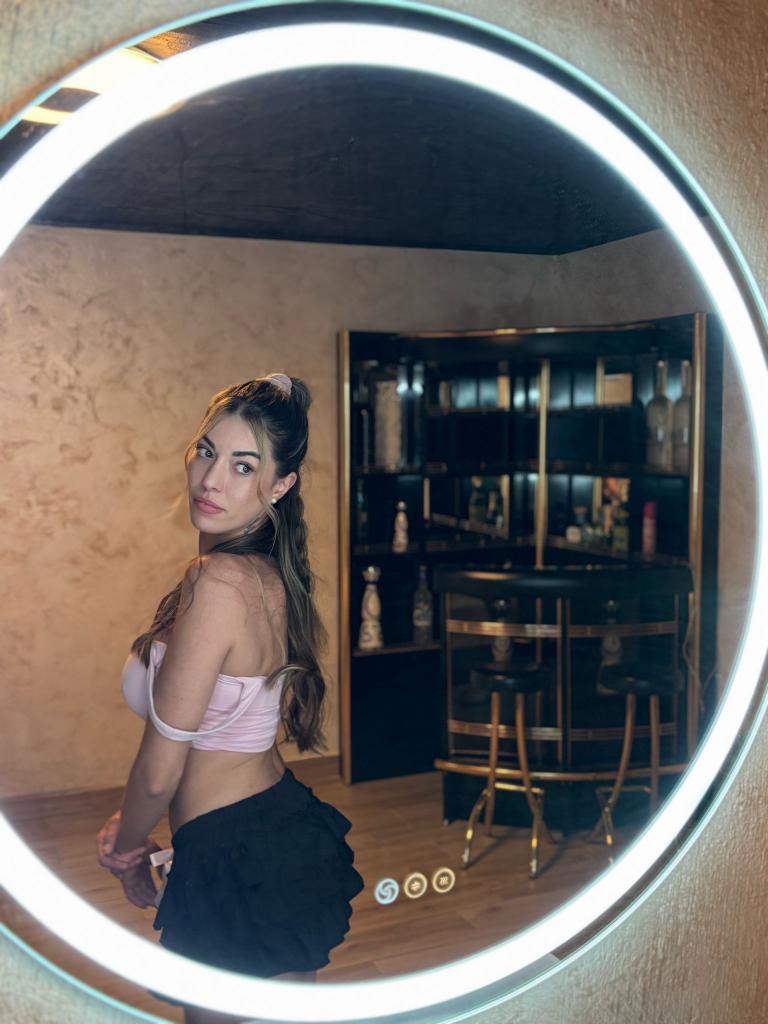 Chica busca chico en Ibiza: 