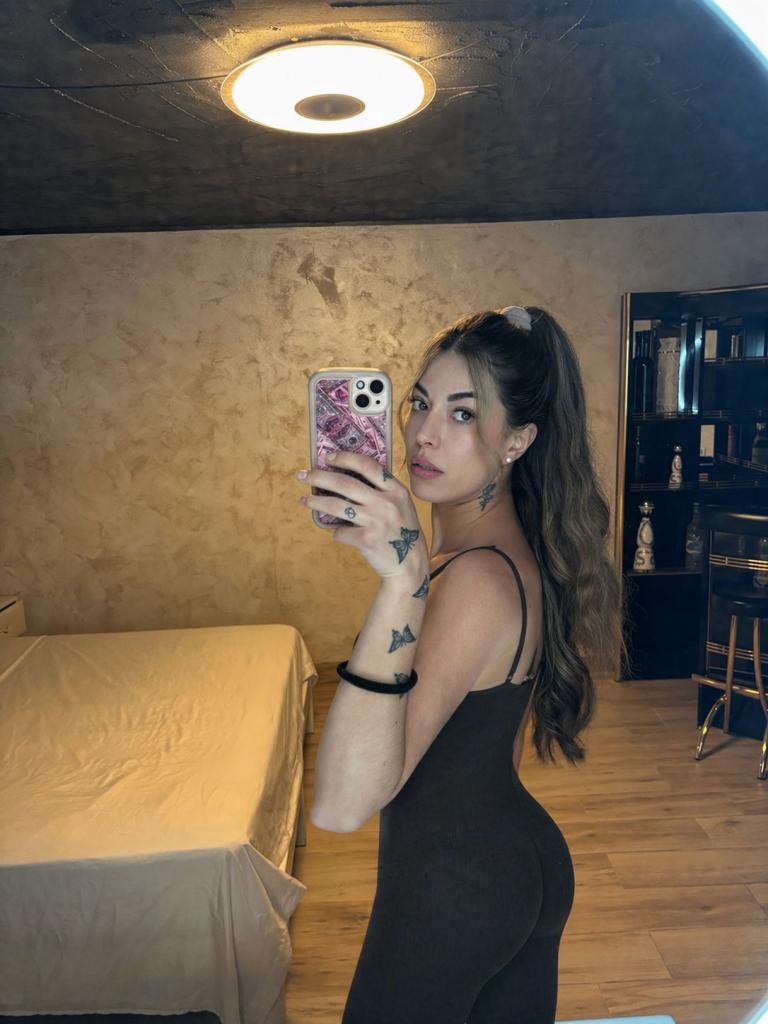 Chica busca chico en Ibiza: Chica busca chico