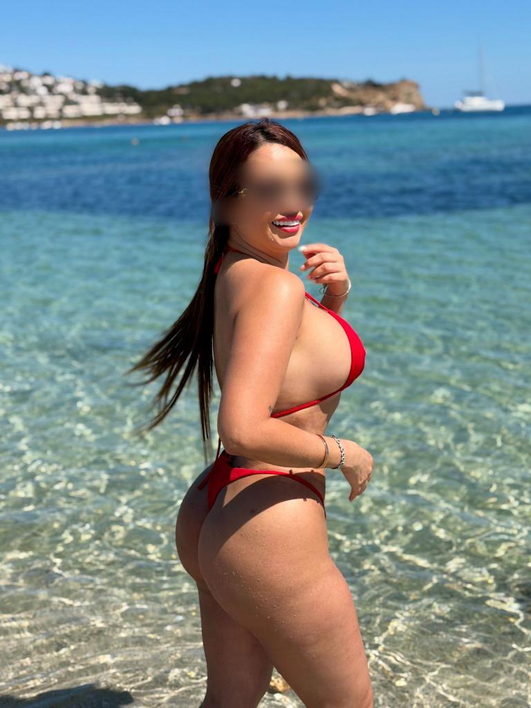 Chica busca chico en Ibiza: 