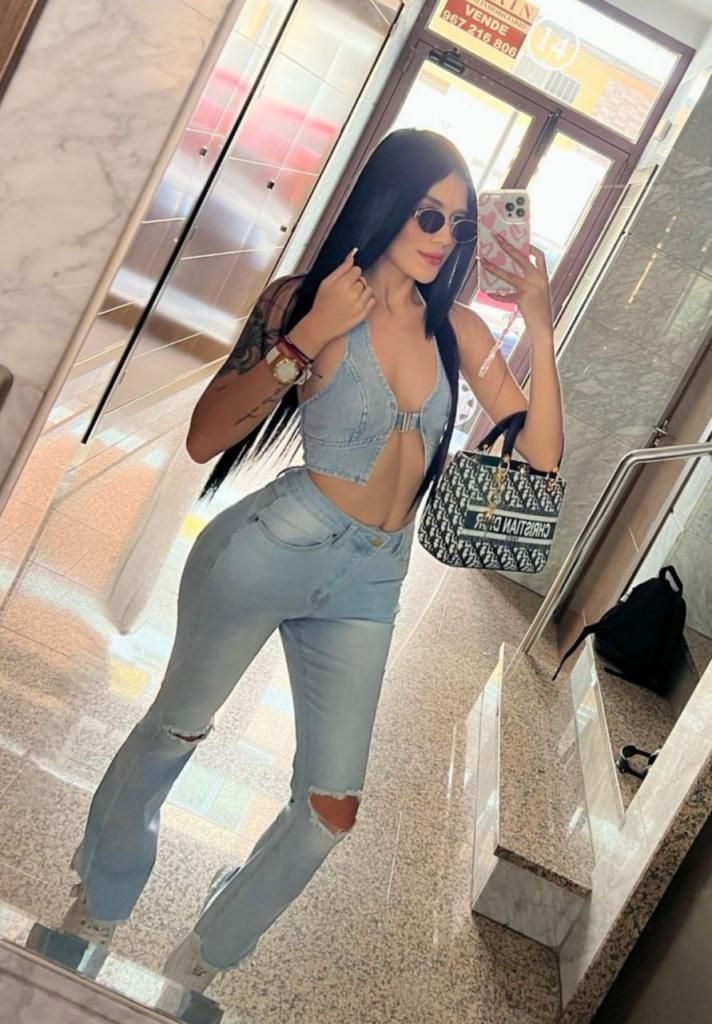 643457305: Chica busca chico en Mallorca