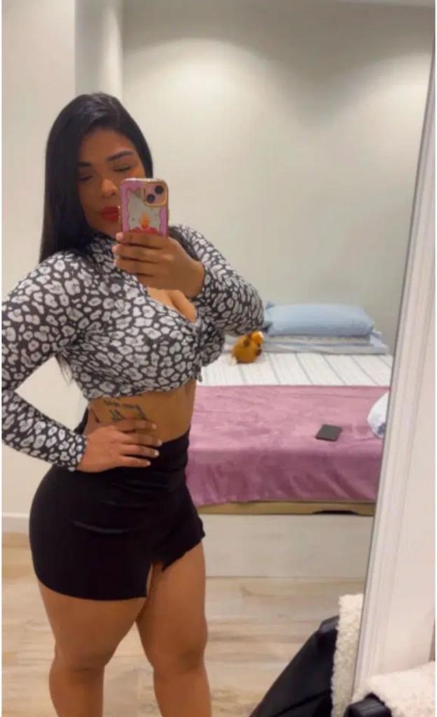 Chica busca chico en Alicante: Chica busca chico
