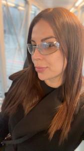611489105: Chica busca chico en La Coruña