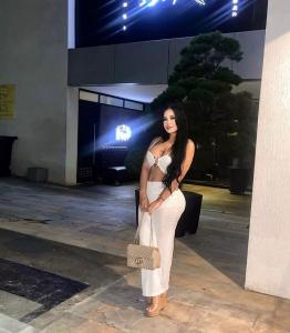 745002624: Chica busca chico en Ibiza