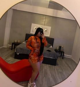 633592982: Chica busca chico en Alicante