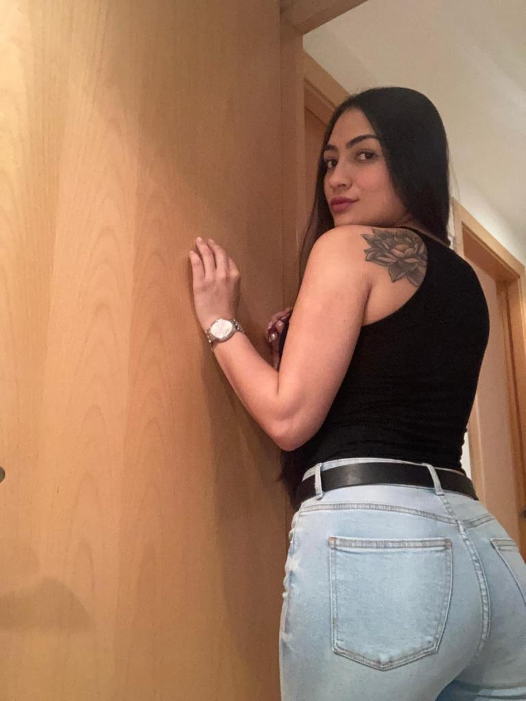 Chica busca chico en Tenerife: 