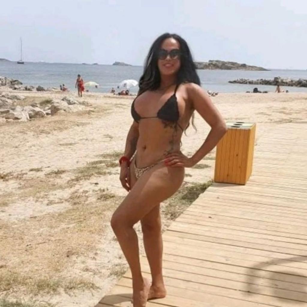 614169588: Transexual en La Coruña