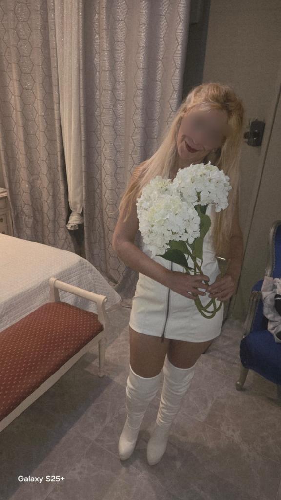 Chica busca chico en Almería: 