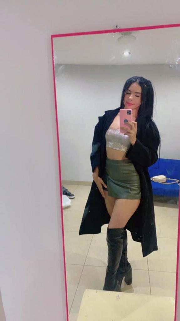 600745106: Chica busca chico en Cádiz