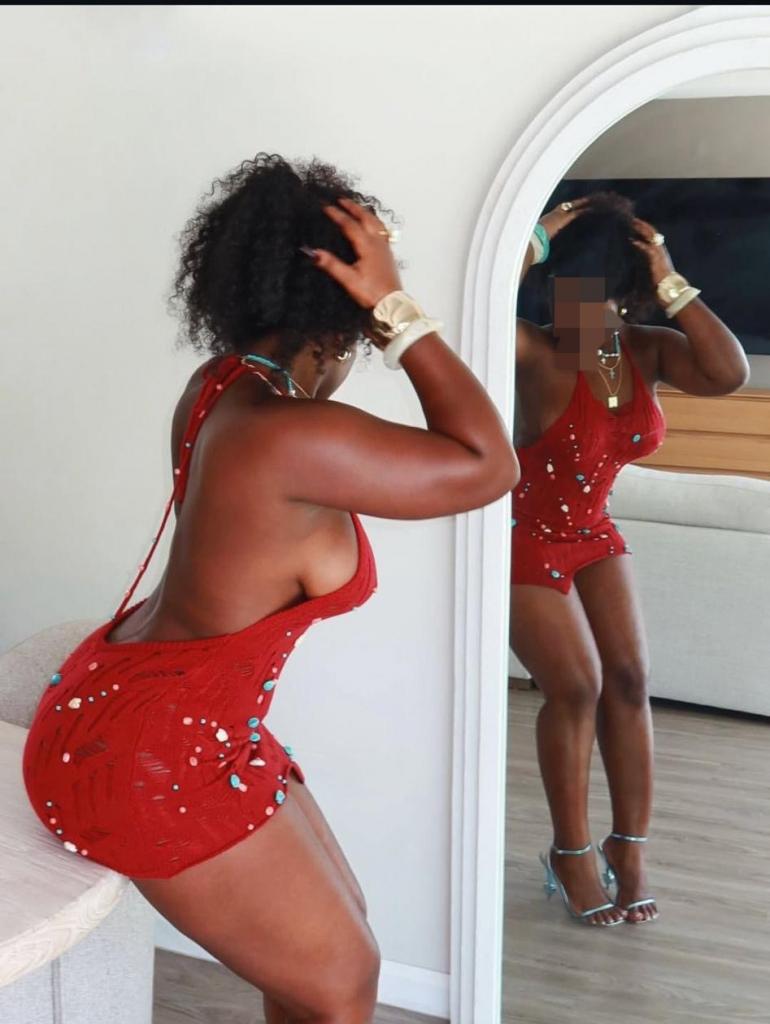 742013923: Chica busca chico en Sevilla