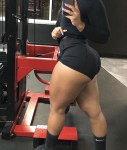 674523289: Chica busca chico en Barcelona