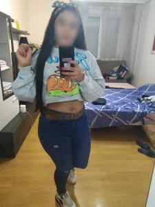 672955271: Chica busca chico en Barcelona