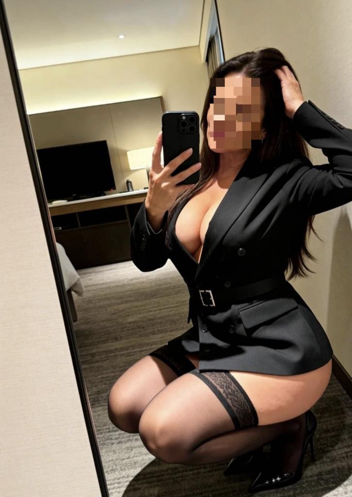 647140384: Chica busca chico en Madrid