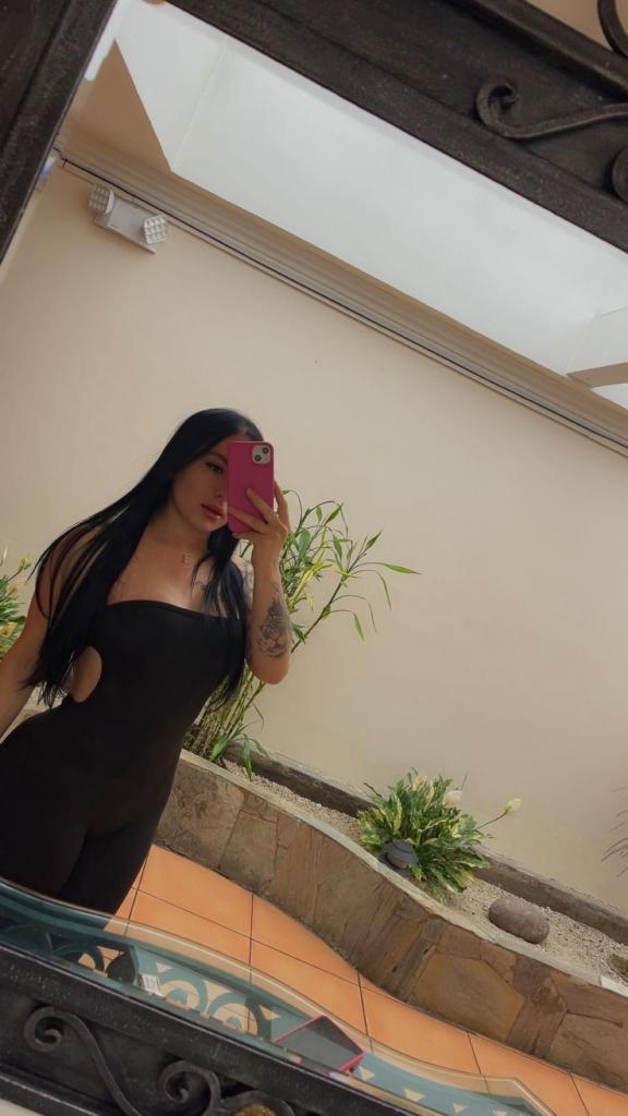662627995: Chica busca chico en Barcelona