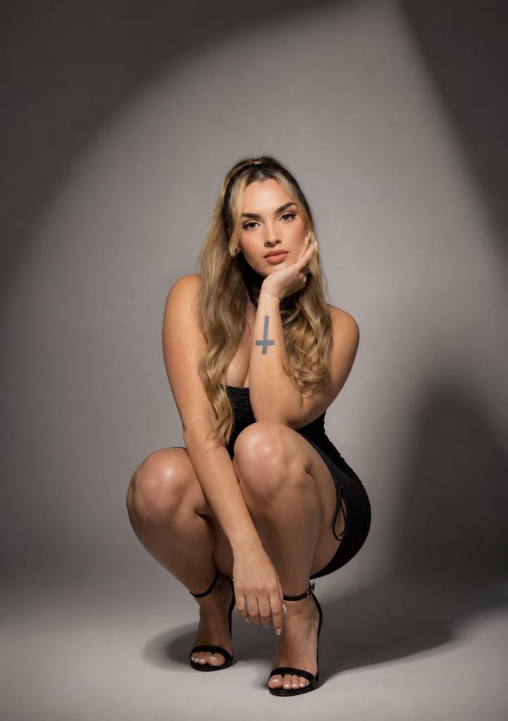 662452473: Chica busca chico en Ibiza
