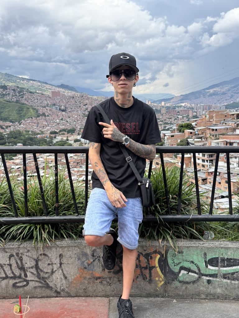 677404449: Chico busca chica en Asturias