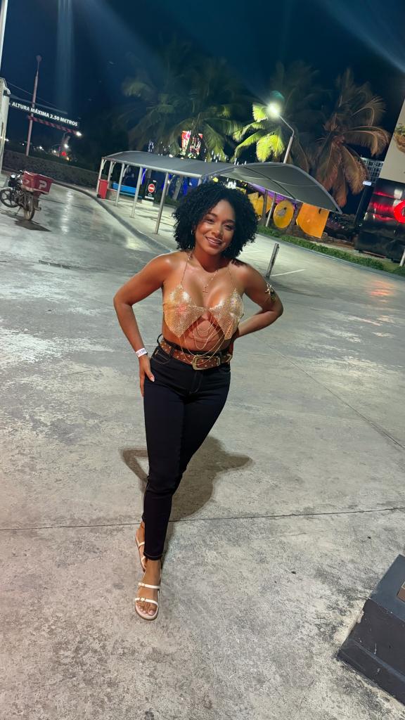 662356086: Chica busca chico en Valencia