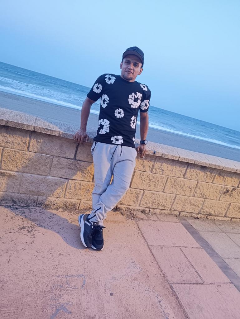 Chico busca chica en Almería: 