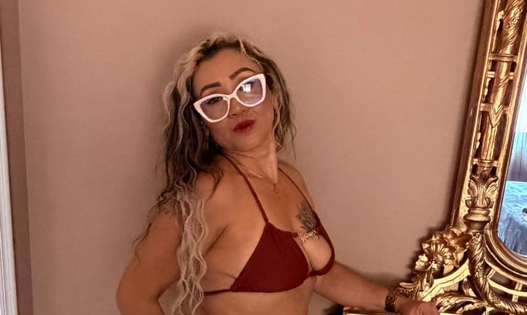 613635993: Chica busca chico en Barcelona
