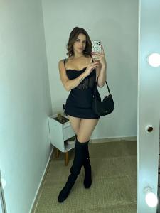 613819775: Chica busca chico en La Coruña