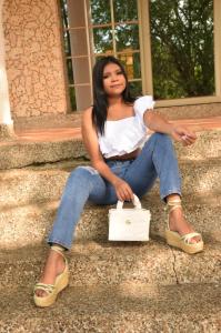 671085076: Chica busca chico en Sevilla