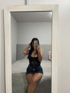 642755370: Chica busca chico en Murcia